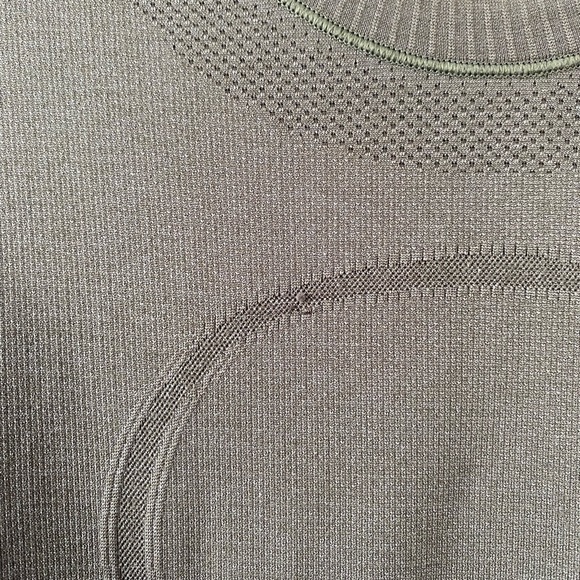 SOLD - Lululemon Swiftly Tech Short Sleeve Crew - Picture 5 of 5